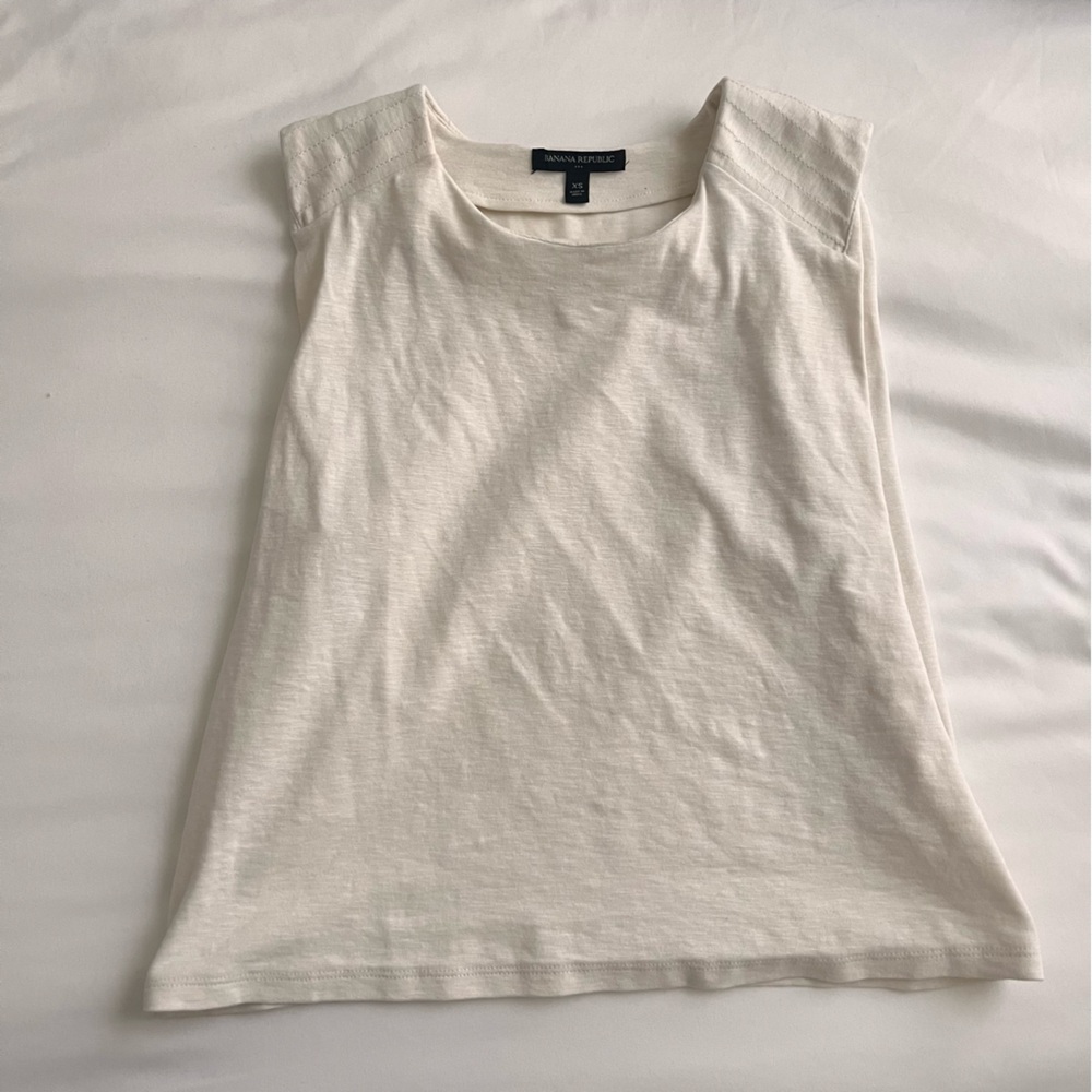 Gf white banana republic tank with shoulder pad detail